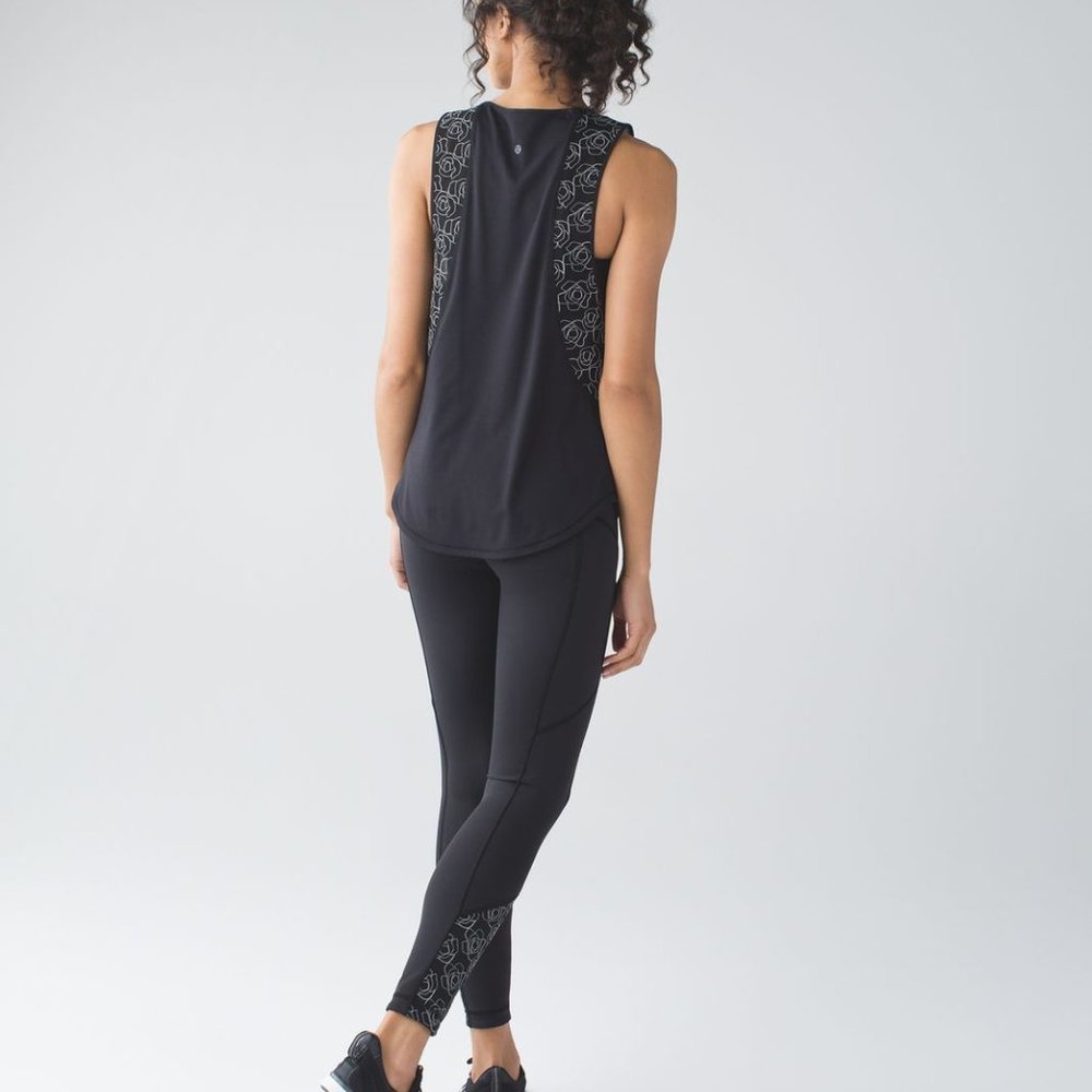 Lululemon Limited Edition Lucent Ice Queen Tight Size 6 - Picture 5 of 12